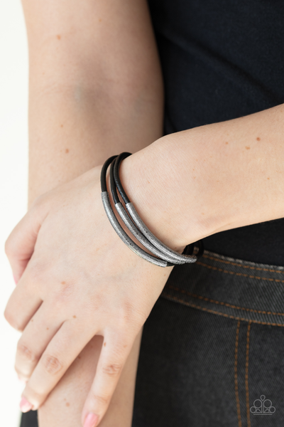 Magnetic Maverick- Black
