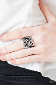 Divinely Daisy - Silver